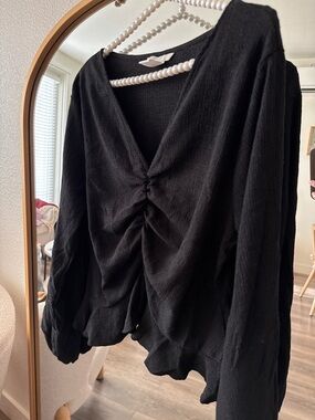 H&M Black Long Sleeve Ruched V-Neck Top